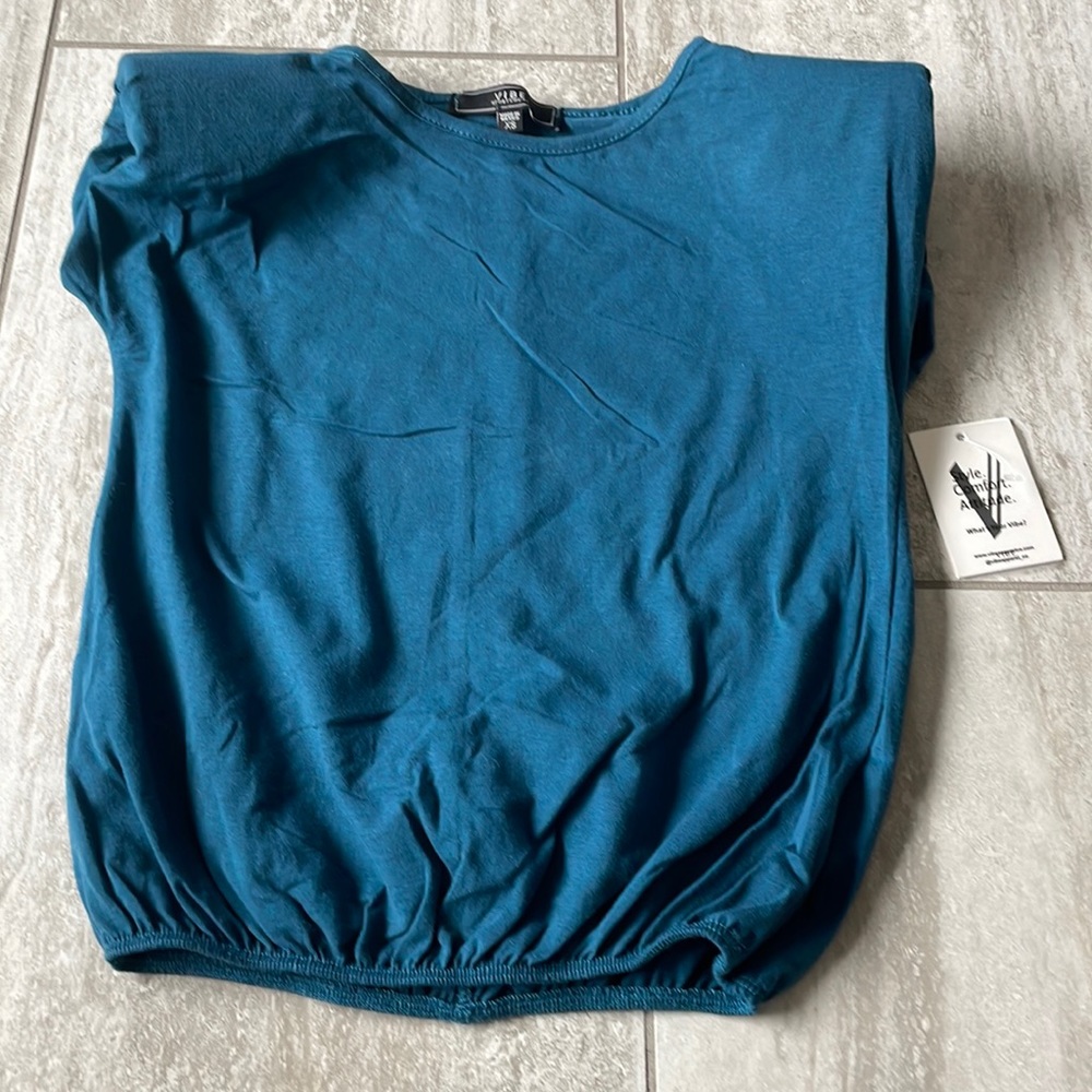Vibe padded top with elastic waist green  XSMALL top for women